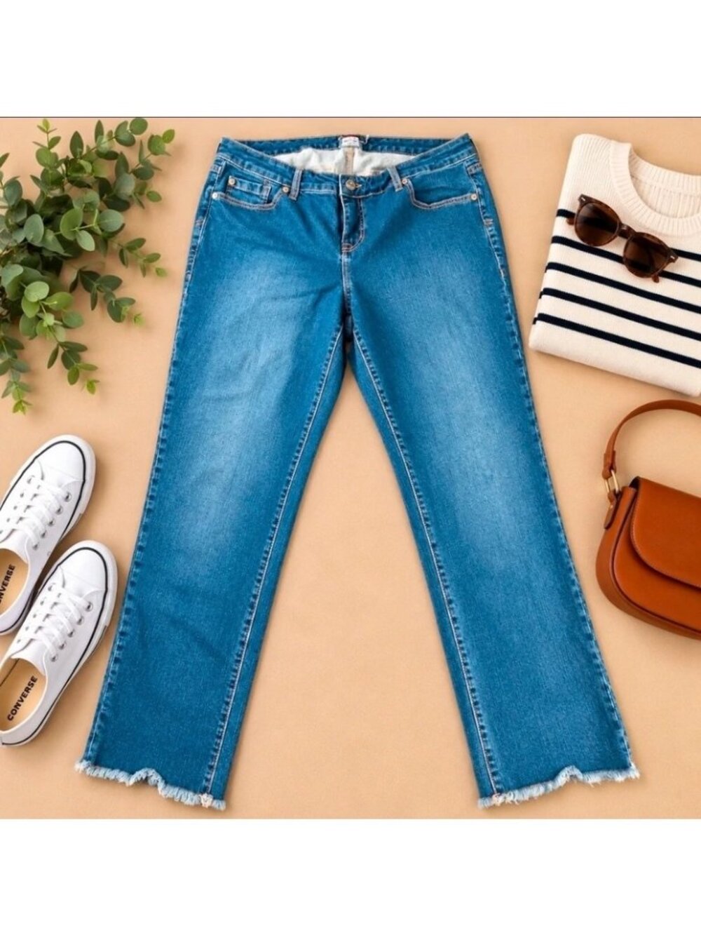 Torrid Crop Boyfriend Jeans Size 16 – Vintage Stretch Raw Hem